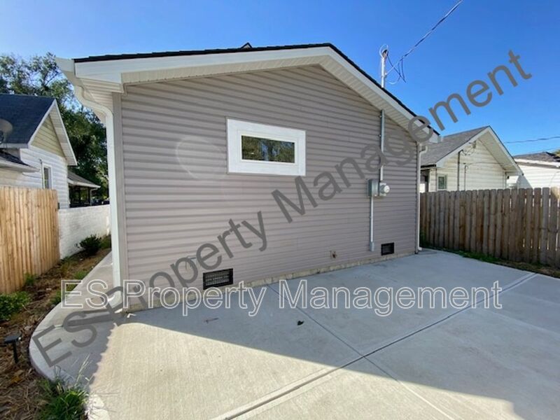 COMING SOON!! Stunning 2-Bedroom, 2-Full Bathroom Home Near Downtown Indianapolis!! property image