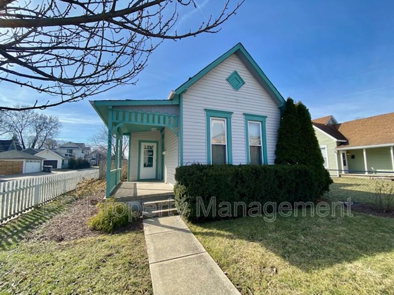 COMING SOON!! Charming Fountain Square victorian cottage w/ white picket fence! property image