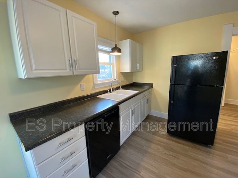 COMING SOON!! Charming Fountain Square victorian cottage w/ white picket fence! property image