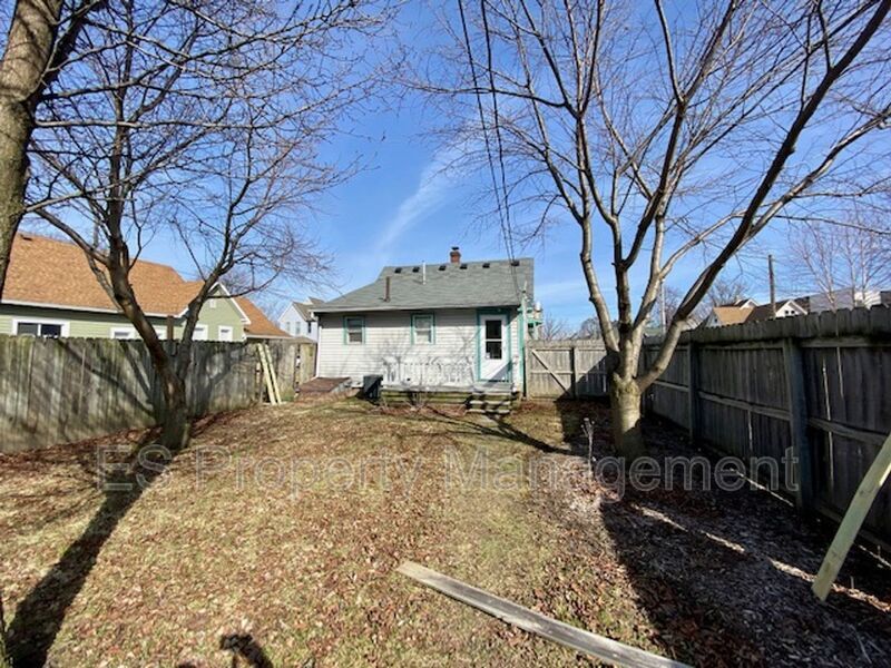 COMING SOON!! Charming Fountain Square victorian cottage w/ white picket fence! property image