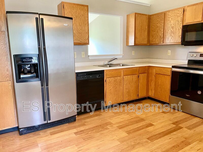 Great 3 Bedroom 2 Bathroom Ranch Style Home in Lawrence! property image