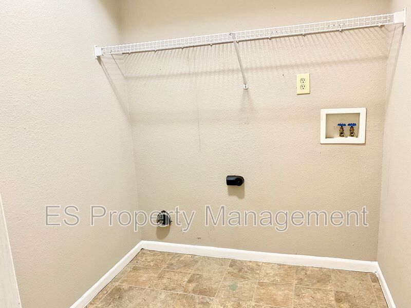 Great 3 Bedroom 2 Bathroom Ranch Style Home in Lawrence! property image