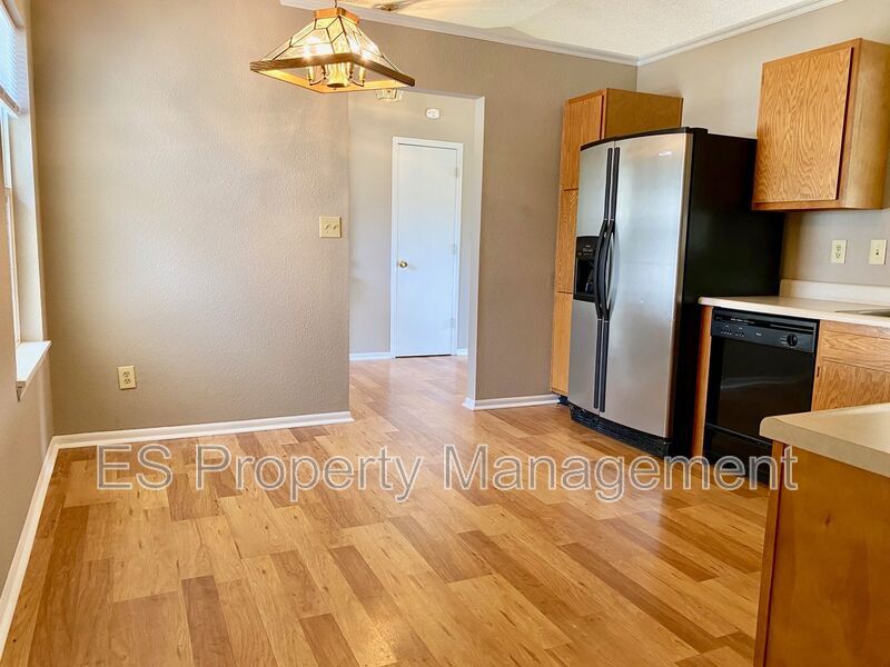 Great 3 Bedroom 2 Bathroom Ranch Style Home in Lawrence! property image