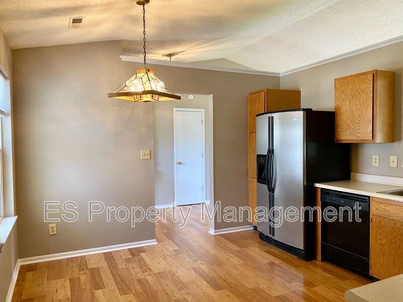 Great 3 Bedroom 2 Bathroom Ranch Style Home in Lawrence! property image