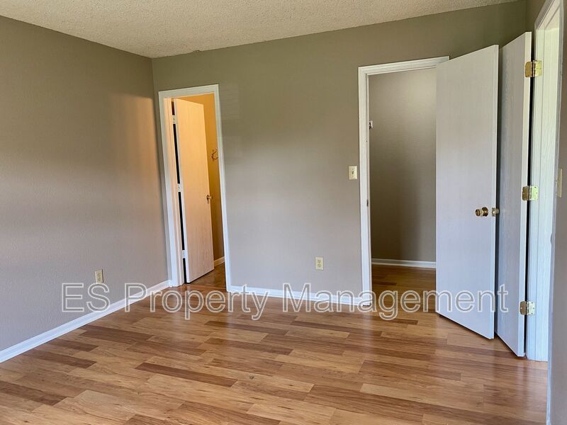 Great 3 Bedroom 2 Bathroom Ranch Style Home in Lawrence! property image