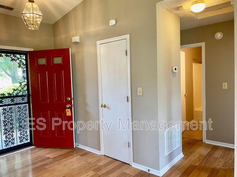 Great 3 Bedroom 2 Bathroom Ranch Style Home in Lawrence! property image