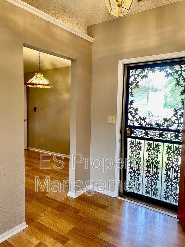 Great 3 Bedroom 2 Bathroom Ranch Style Home in Lawrence! property image