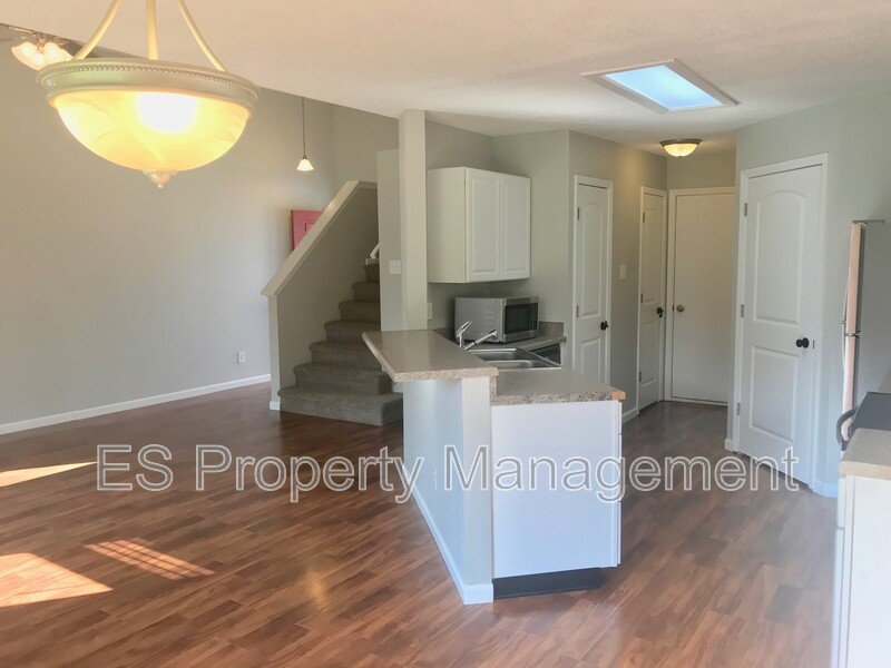 COMING SOON!! Wonderful 3 Bedroom 2.5 Bathroom Home with Fenced Yard in Plainfield! property image