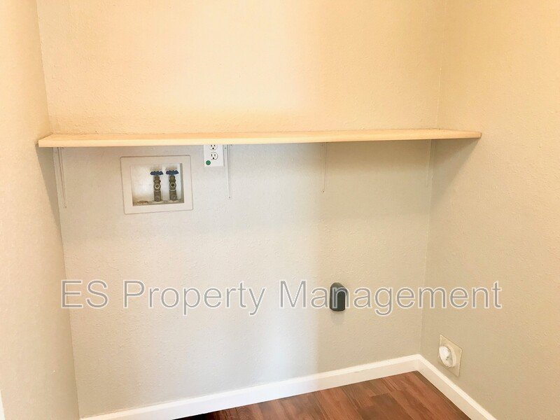 COMING SOON!! Wonderful 3 Bedroom 2.5 Bathroom Home with Fenced Yard in Plainfield! property image