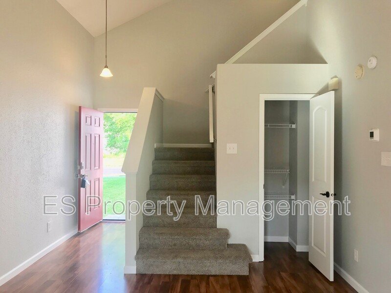 COMING SOON!! Wonderful 3 Bedroom 2.5 Bathroom Home with Fenced Yard in Plainfield! property image