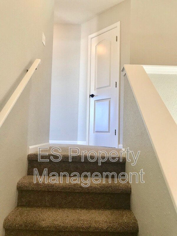 COMING SOON!! Wonderful 3 Bedroom 2.5 Bathroom Home with Fenced Yard in Plainfield! property image