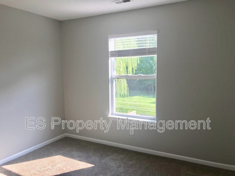 COMING SOON!! Wonderful 3 Bedroom 2.5 Bathroom Home with Fenced Yard in Plainfield! property image