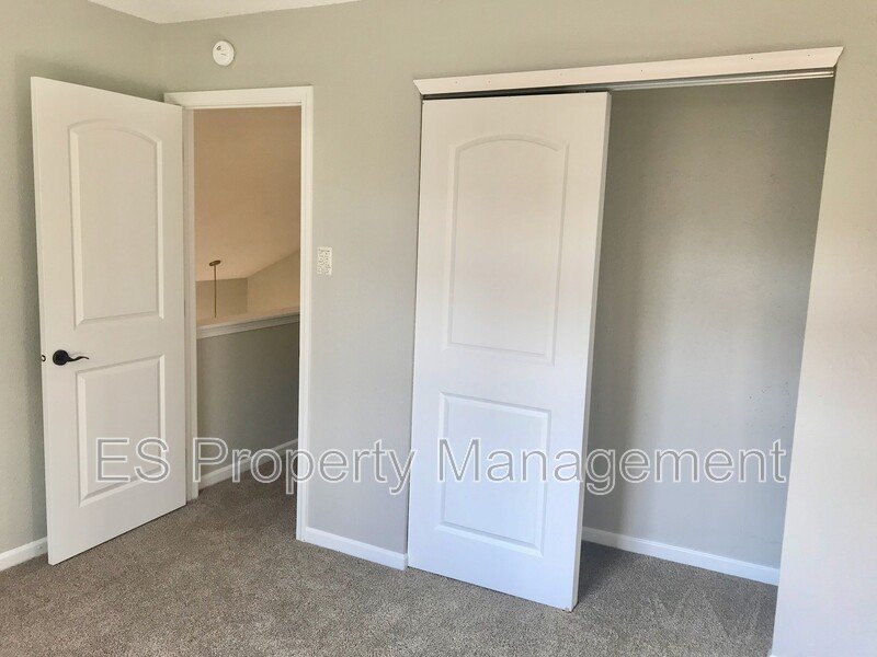 COMING SOON!! Wonderful 3 Bedroom 2.5 Bathroom Home with Fenced Yard in Plainfield! property image