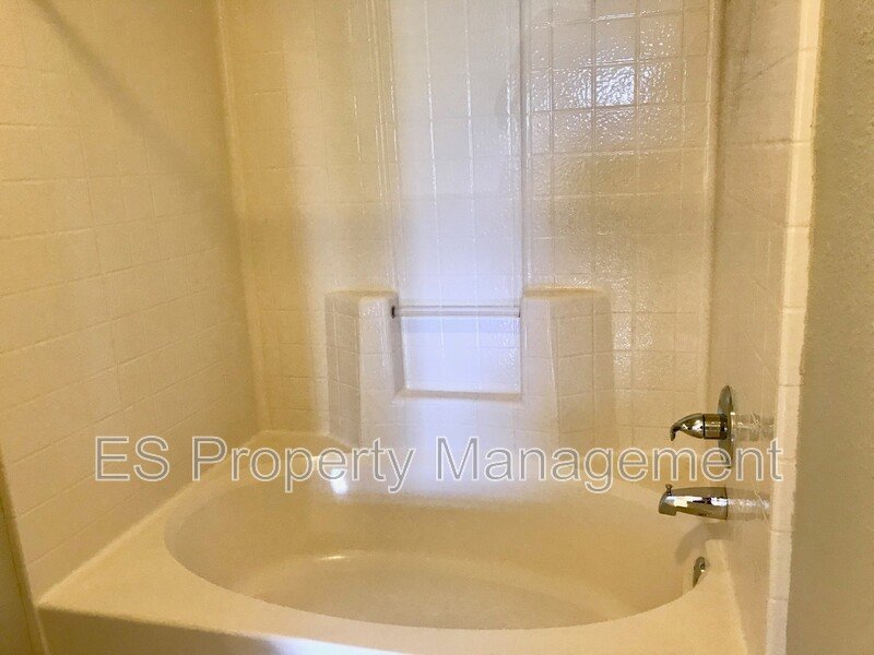 COMING SOON!! Wonderful 3 Bedroom 2.5 Bathroom Home with Fenced Yard in Plainfield! property image