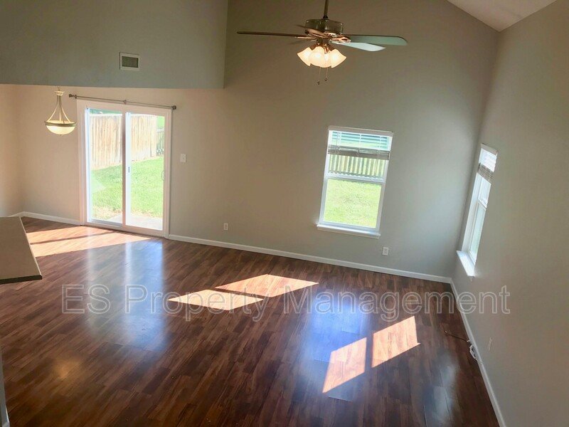 COMING SOON!! Wonderful 3 Bedroom 2.5 Bathroom Home with Fenced Yard in Plainfield! property image