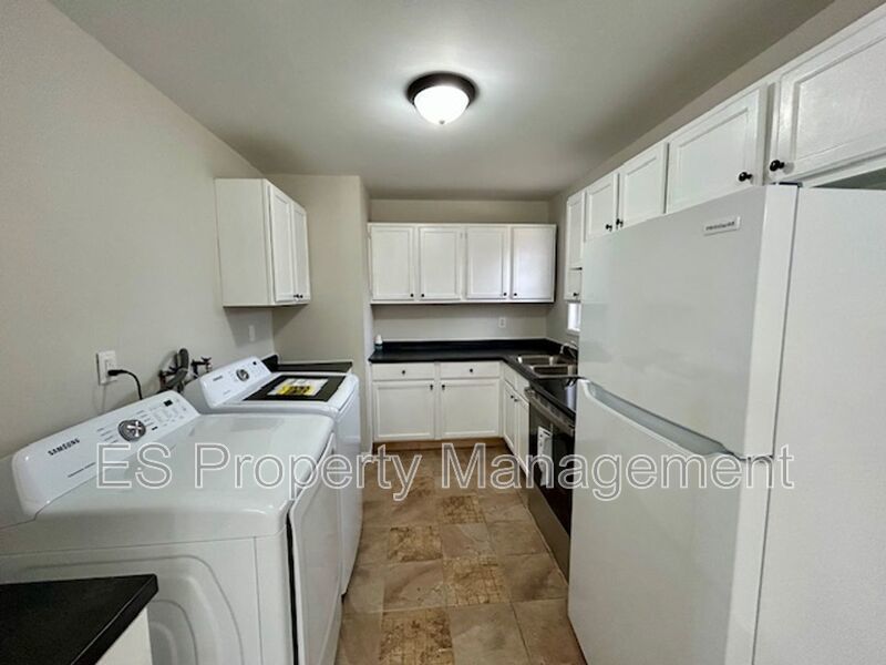 Stylishly Newly Renovated 3-bedroom, 1-bath Ranch Home property image