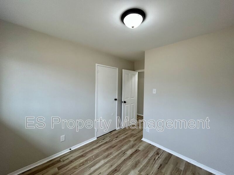 Stylishly Newly Renovated 3-bedroom, 1-bath Ranch Home property image