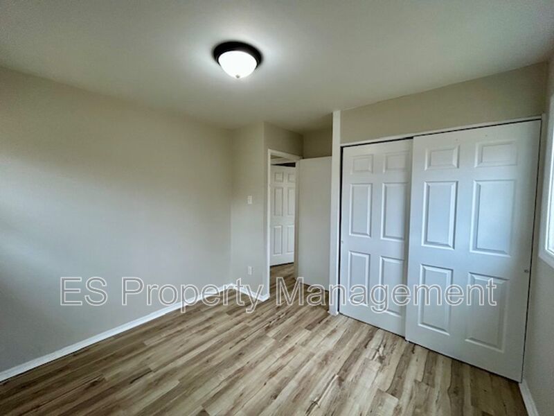 Stylishly Newly Renovated 3-bedroom, 1-bath Ranch Home property image