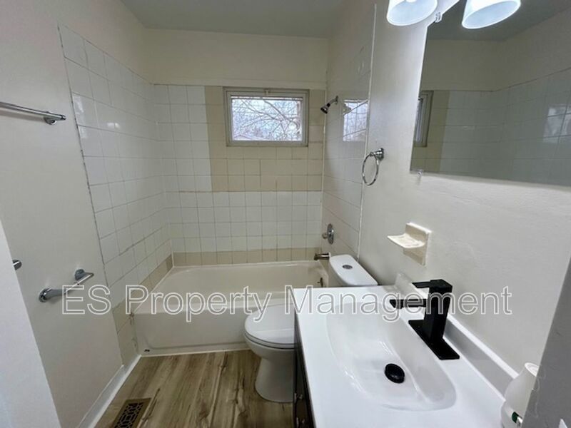 Stylishly Newly Renovated 3-bedroom, 1-bath Ranch Home property image