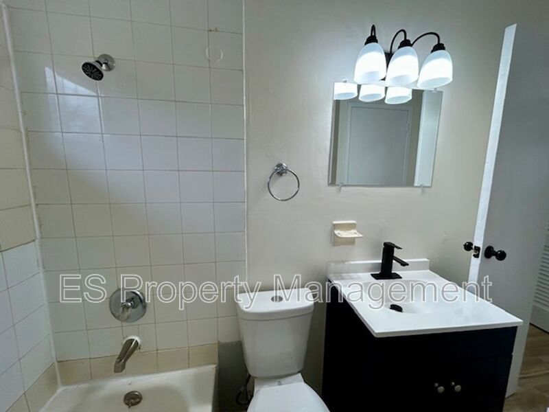 Stylishly Newly Renovated 3-bedroom, 1-bath Ranch Home property image