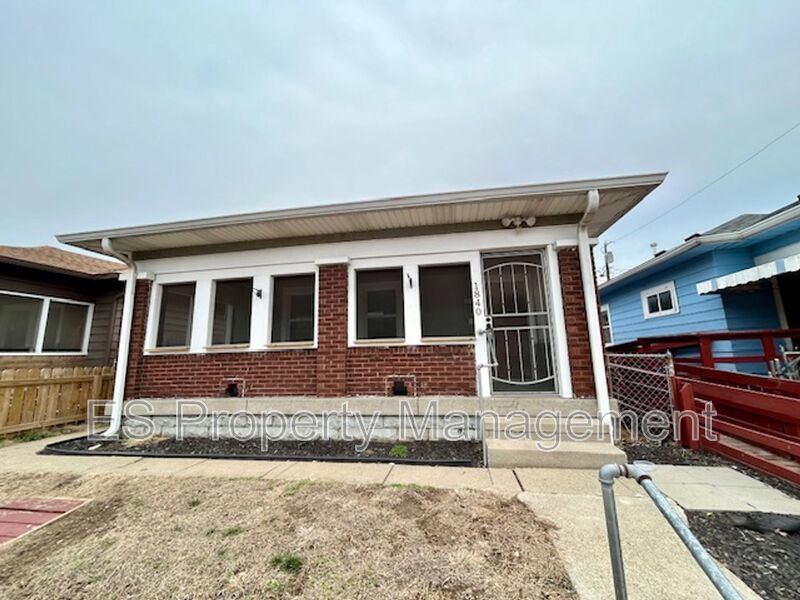 Charming 2 Bedroom 1 Bathroom Home in Center Township!! property image