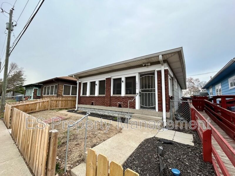 Charming 2 Bedroom 1 Bathroom Home in Center Township!! property image