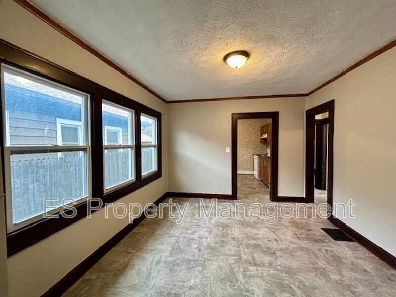 Charming 2 Bedroom 1 Bathroom Home in Center Township!! property image