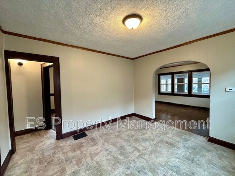 Charming 2 Bedroom 1 Bathroom Home in Center Township!! property image