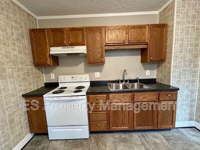 Charming 2 Bedroom 1 Bathroom Home in Center Township!! property image