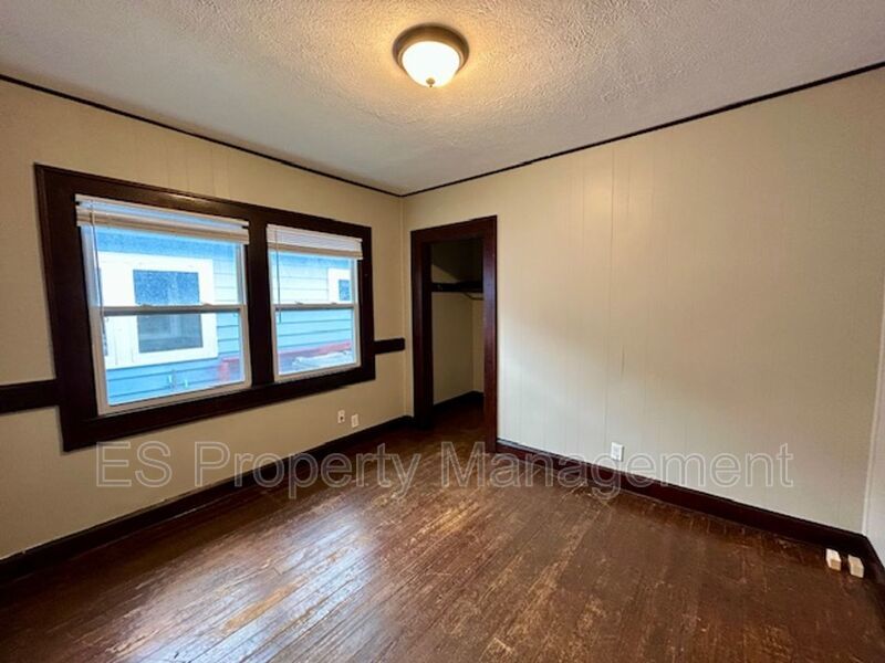 Charming 2 Bedroom 1 Bathroom Home in Center Township!! property image