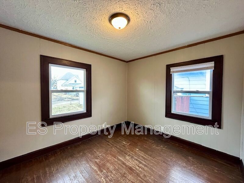 Charming 2 Bedroom 1 Bathroom Home in Center Township!! property image