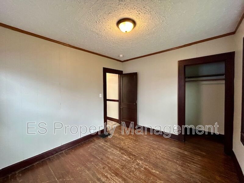 Charming 2 Bedroom 1 Bathroom Home in Center Township!! property image