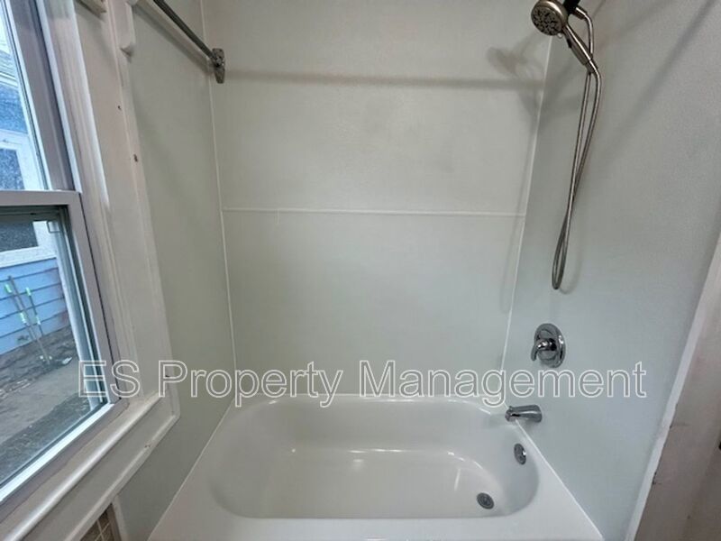 Charming 2 Bedroom 1 Bathroom Home in Center Township!! property image