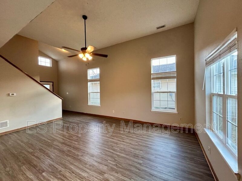 Beautiful 3 Bedroom 2 Story Home in River Run Decatur Township! property image