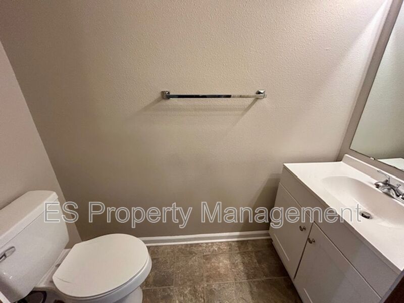 Beautiful 3 Bedroom 2 Story Home in River Run Decatur Township! property image