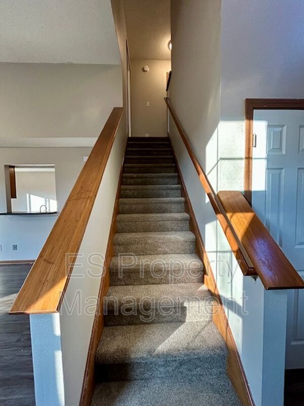 Beautiful 3 Bedroom 2 Story Home in River Run Decatur Township! property image