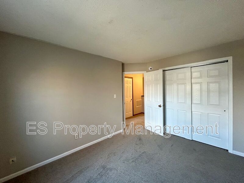 Beautiful 3 Bedroom 2 Story Home in River Run Decatur Township! property image