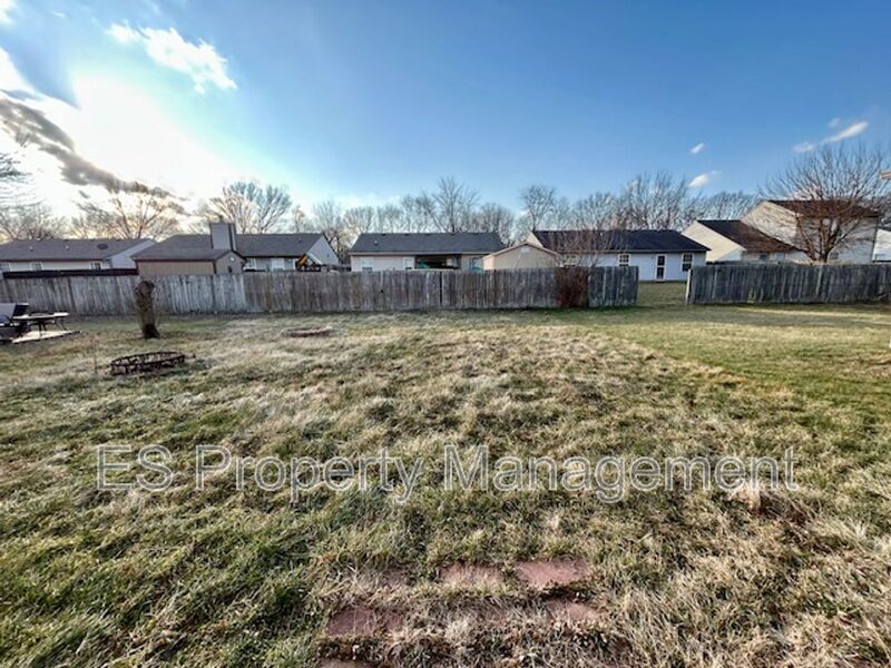 Beautiful 3 Bedroom 2 Story Home in River Run Decatur Township! property image