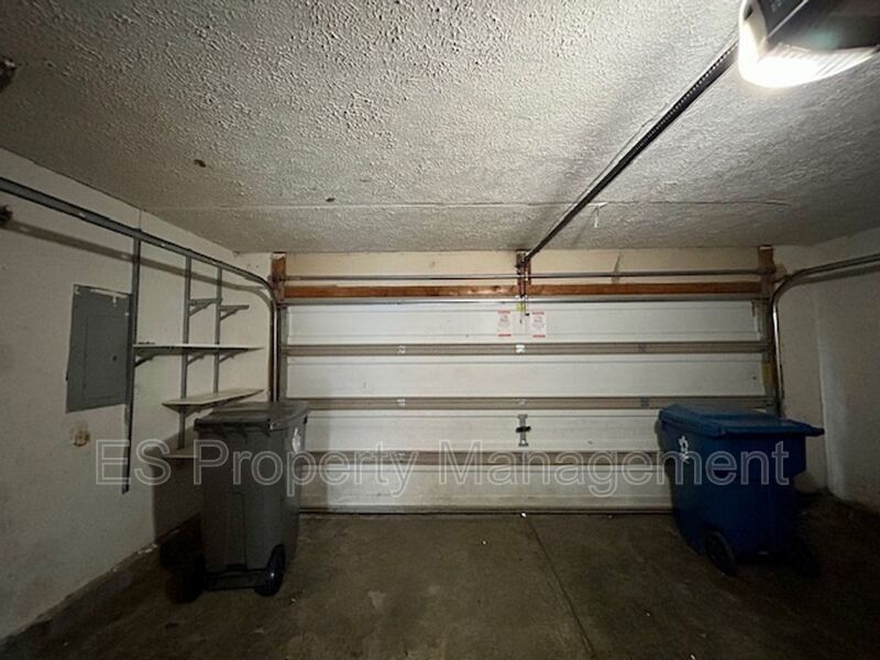 Beautiful 3 Bedroom 2 Story Home in River Run Decatur Township! property image