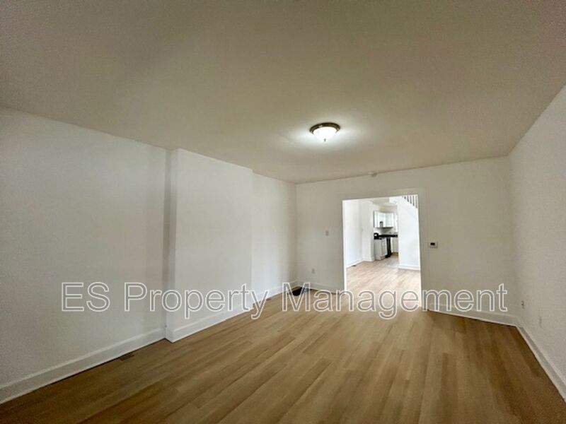 Beautifully Remodeled 3 Bedroom 1.5 Bathroom Duplex in Center Township property image