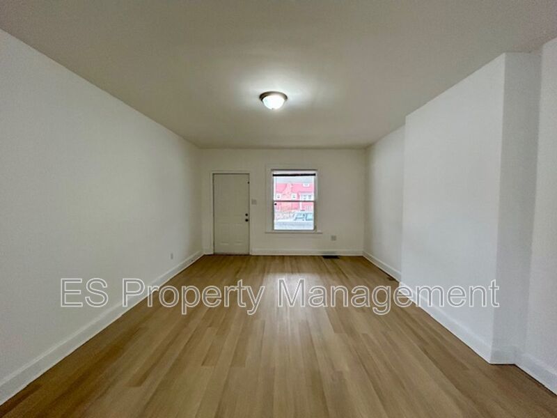 Beautifully Remodeled 3 Bedroom 1.5 Bathroom Duplex in Center Township property image