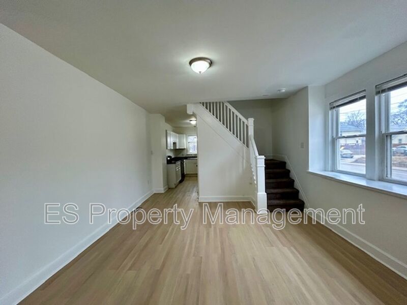 Beautifully Remodeled 3 Bedroom 1.5 Bathroom Duplex in Center Township property image