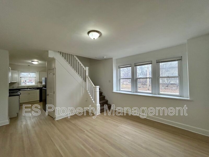 Beautifully Remodeled 3 Bedroom 1.5 Bathroom Duplex in Center Township property image