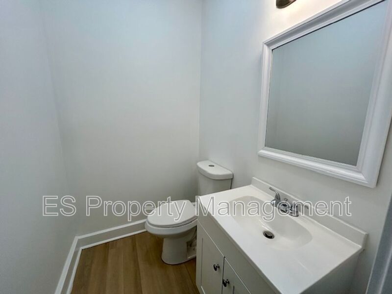 Beautifully Remodeled 3 Bedroom 1.5 Bathroom Duplex in Center Township property image