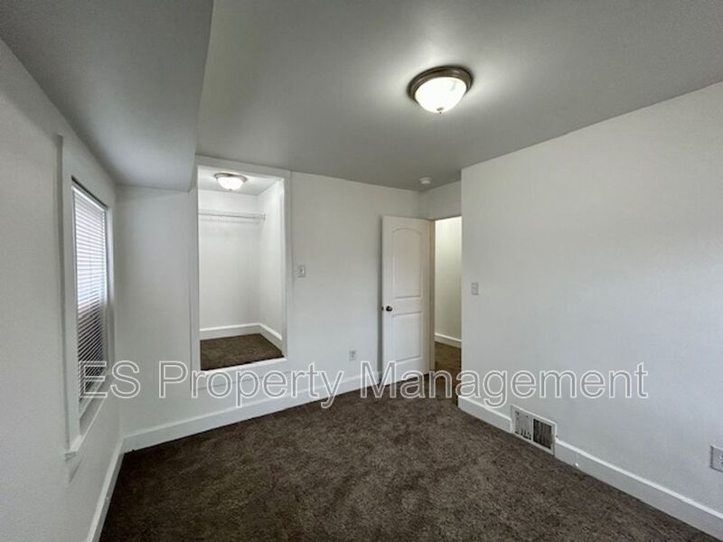 Beautifully Remodeled 3 Bedroom 1.5 Bathroom Duplex in Center Township property image