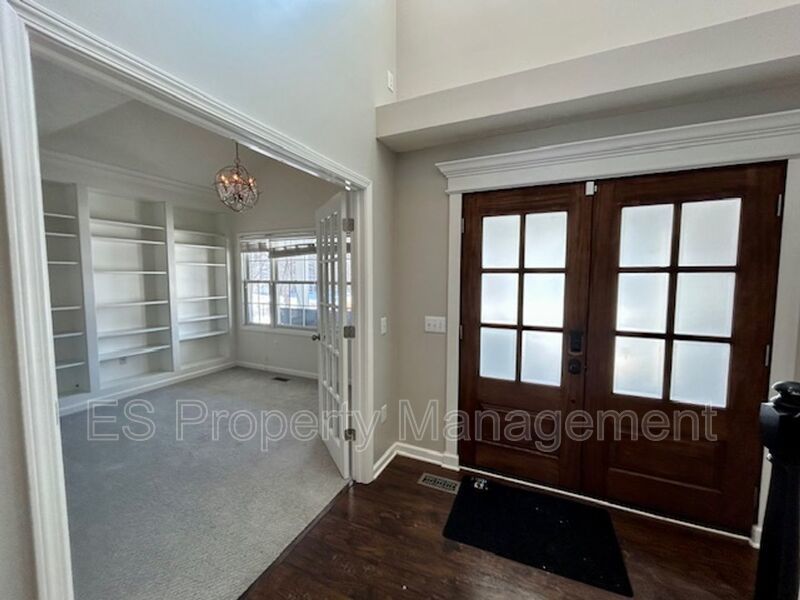 Elegant 4-Bedroom, 3.5 Bath - Finished Basement with BAR & ENTERTAINMENT property image