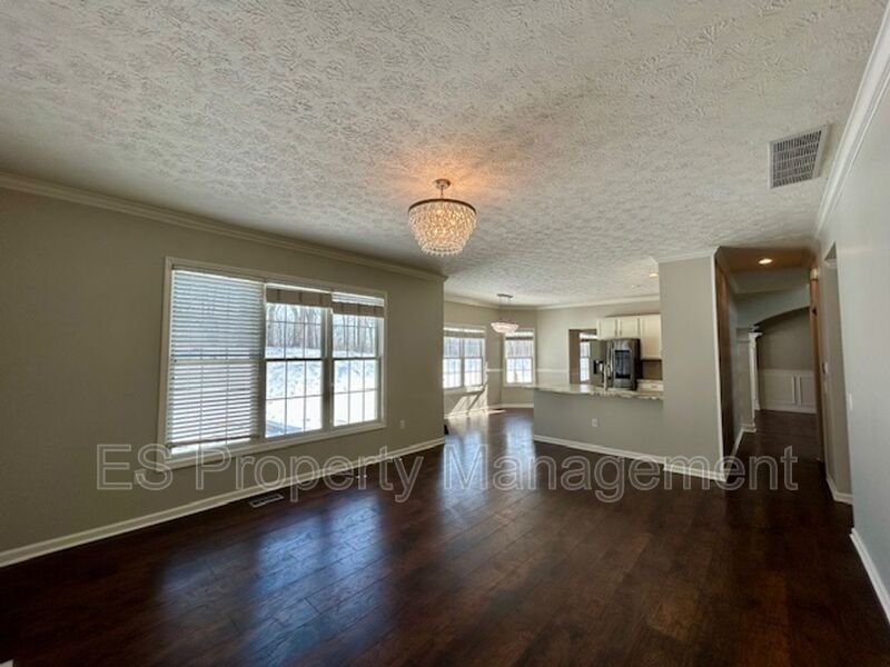 Elegant 4-Bedroom, 3.5 Bath - Finished Basement with BAR & ENTERTAINMENT property image