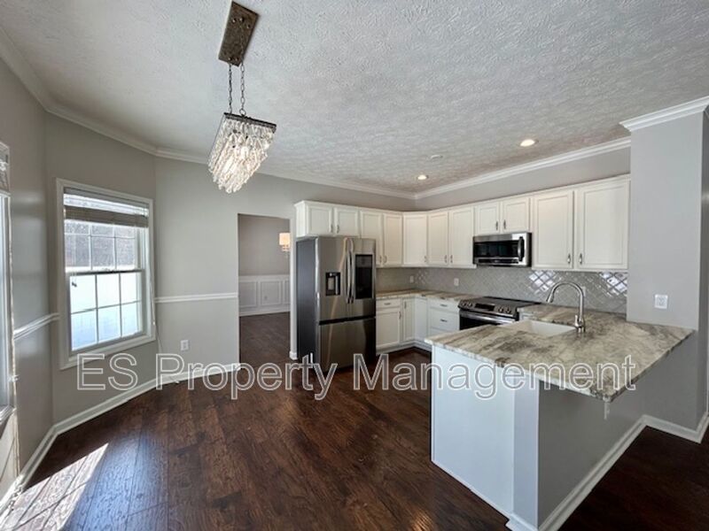 Elegant 4-Bedroom, 3.5 Bath - Finished Basement with BAR & ENTERTAINMENT property image