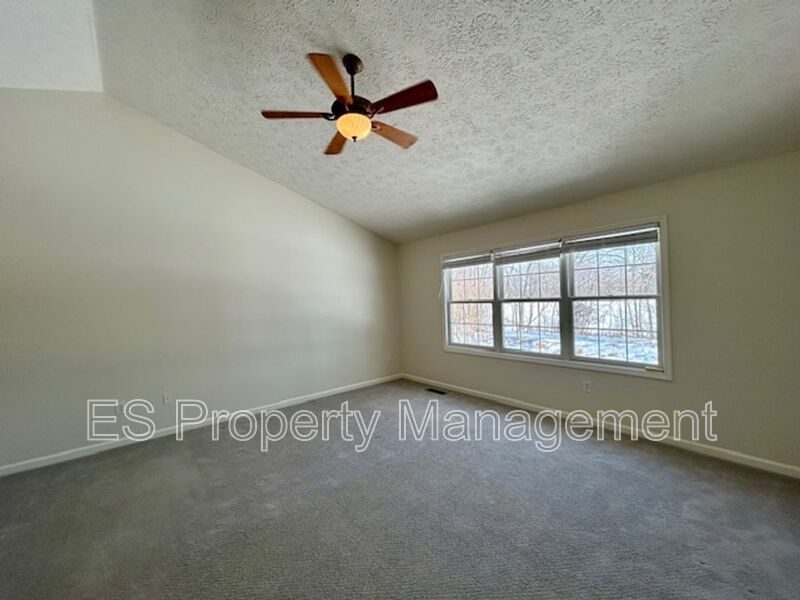 Elegant 4-Bedroom, 3.5 Bath - Finished Basement with BAR & ENTERTAINMENT property image