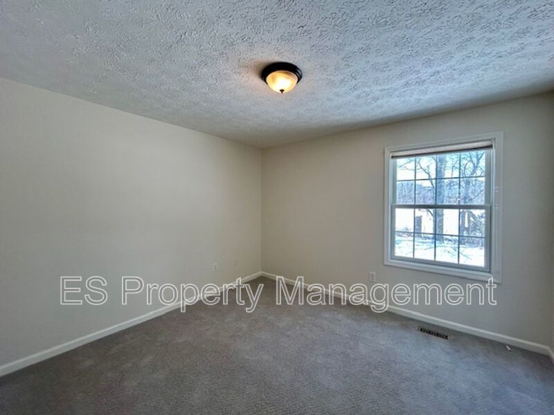 Elegant 4-Bedroom, 3.5 Bath - Finished Basement with BAR & ENTERTAINMENT property image